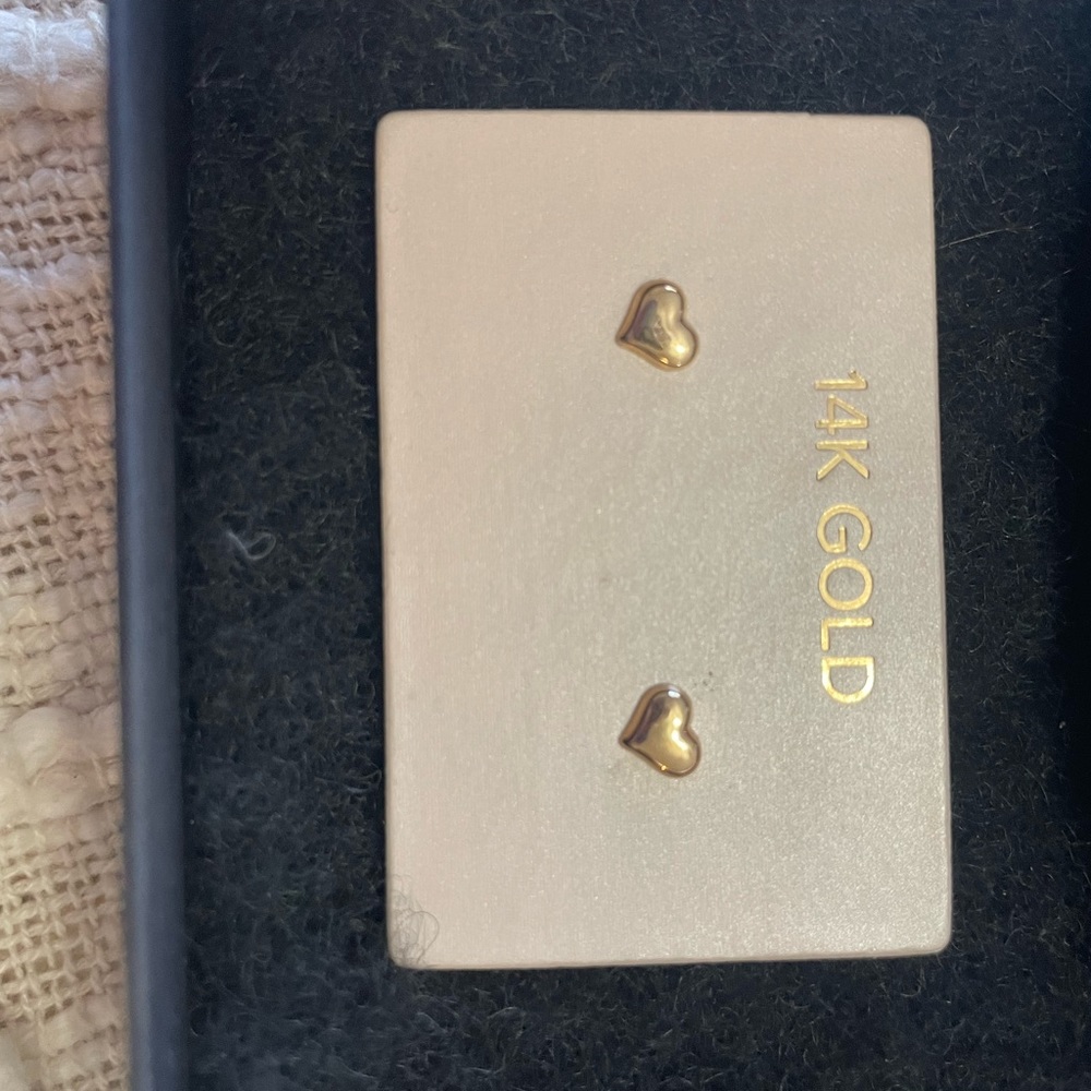14k solid gold heart earrings karat - Picture 3 of 5